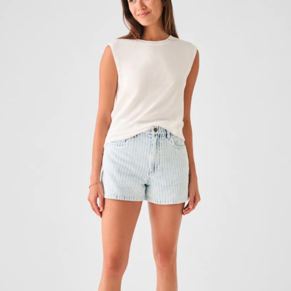 Sie 29 Faherty Topsail Short NWT